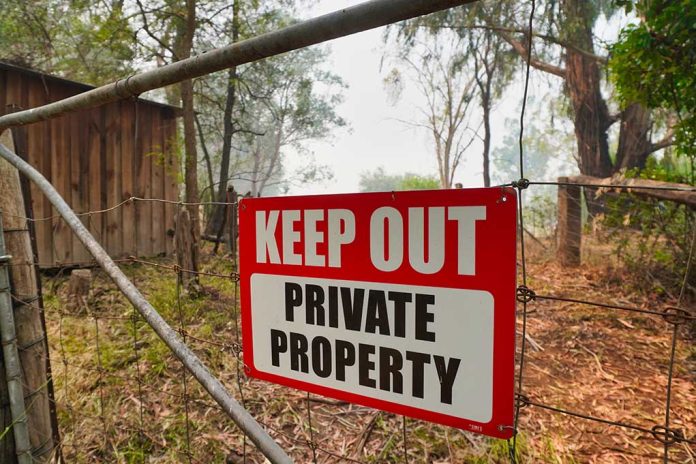 KEEP OUT Private Property Sign